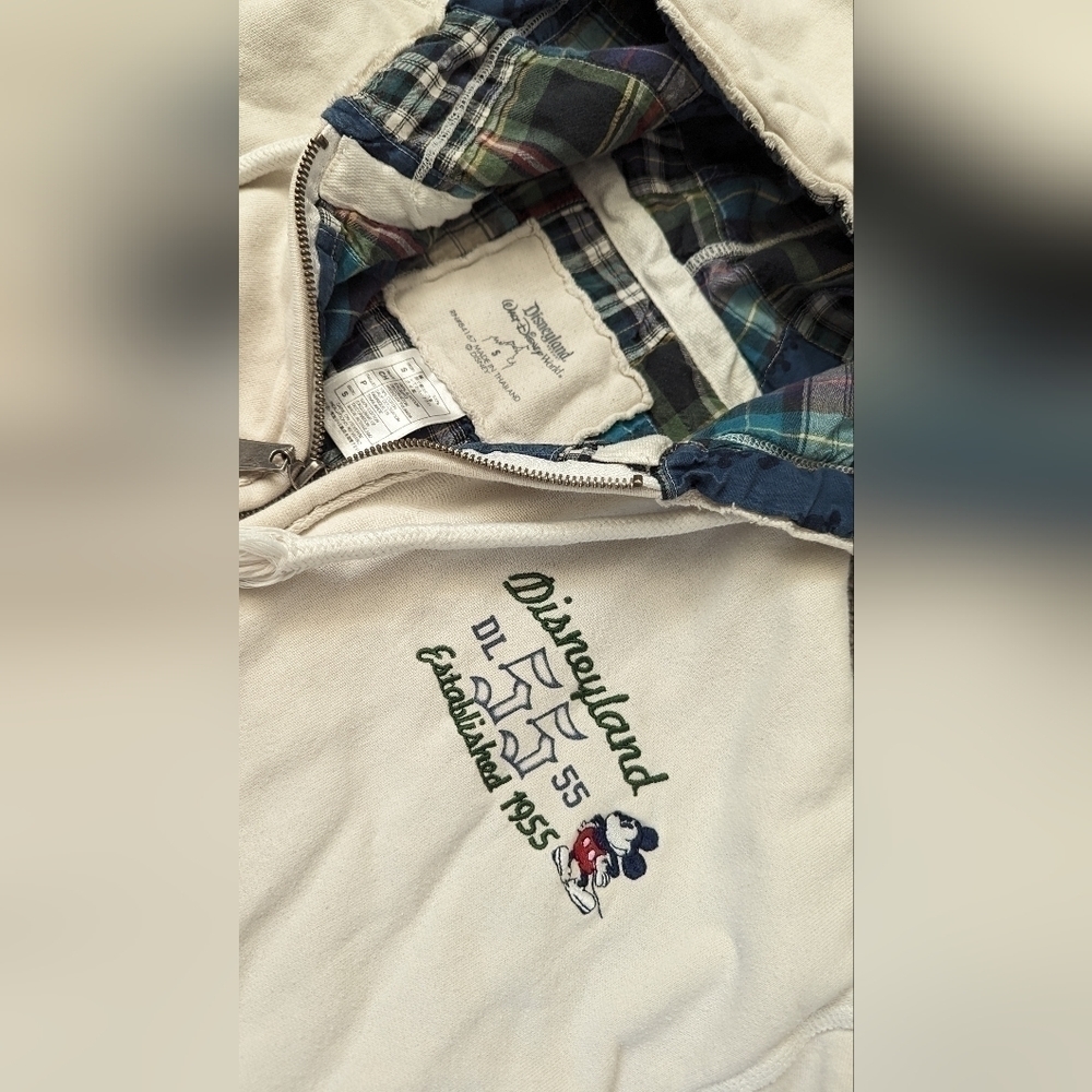 Walt Disney Hoodie Size S. - Picture 3 of 9